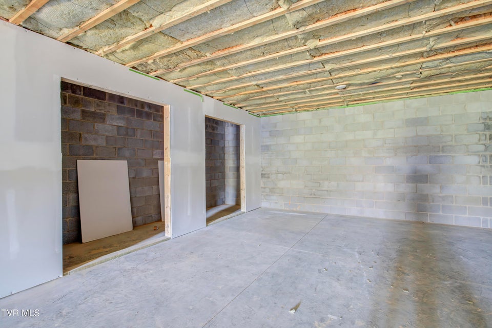 Photo #31: 943 Sugar Hollow Road