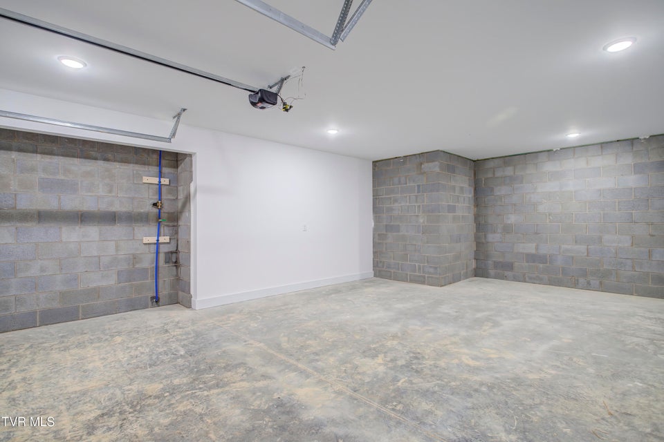 Photo #34: 943 Sugar Hollow Road