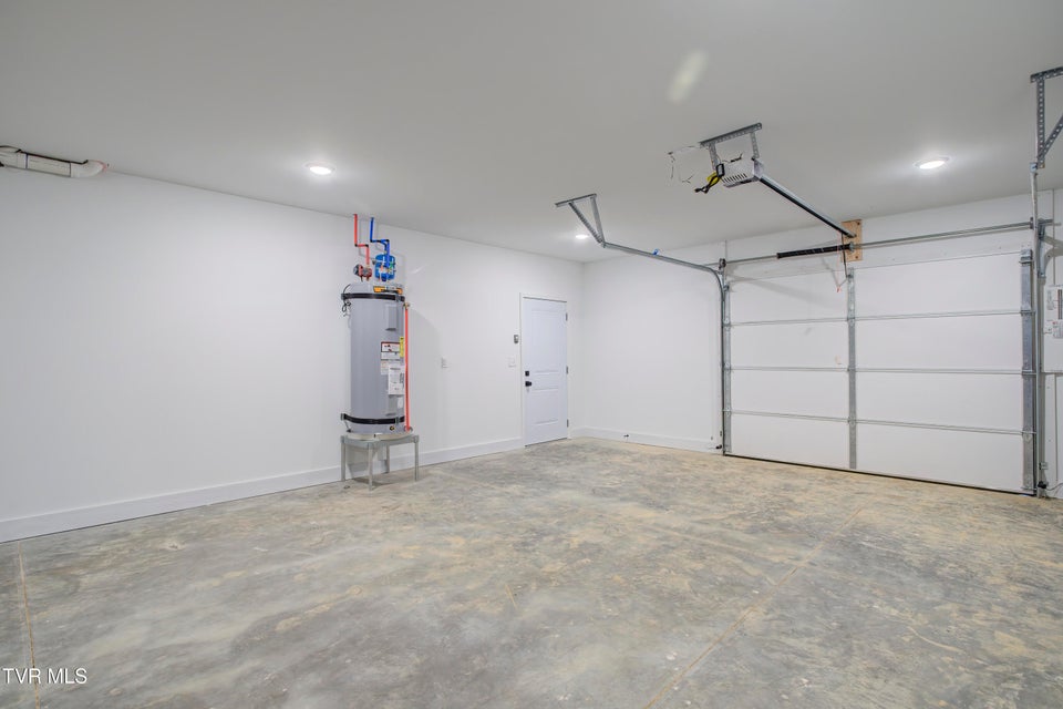 Photo #33: 943 Sugar Hollow Road