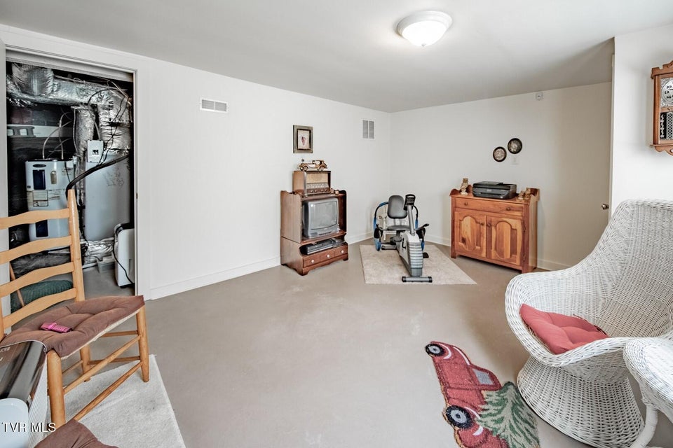 Photo #22: 631 6th St 