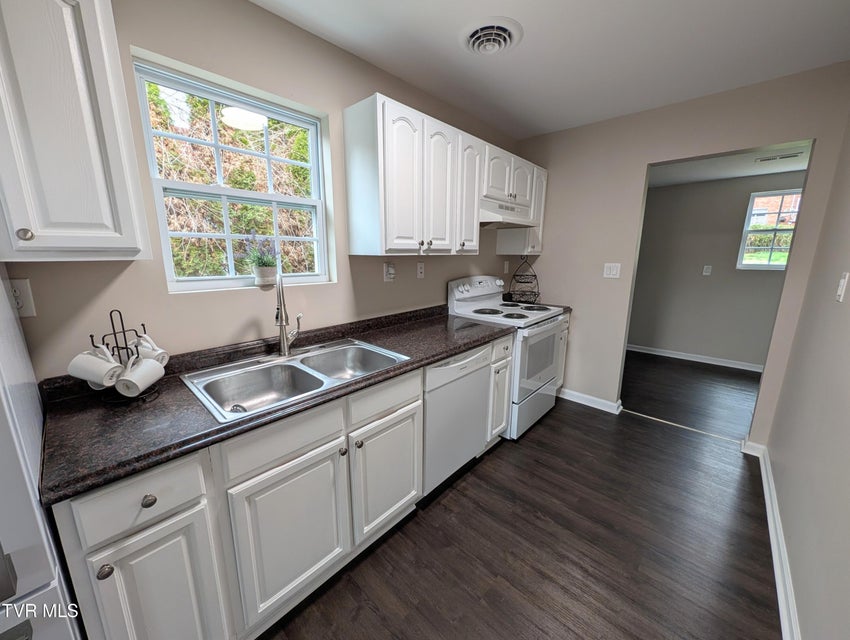 Photo #3: 1944 Greenway Street