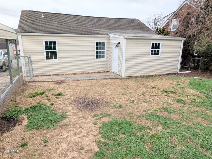 Photo #33: 1944 Greenway Street