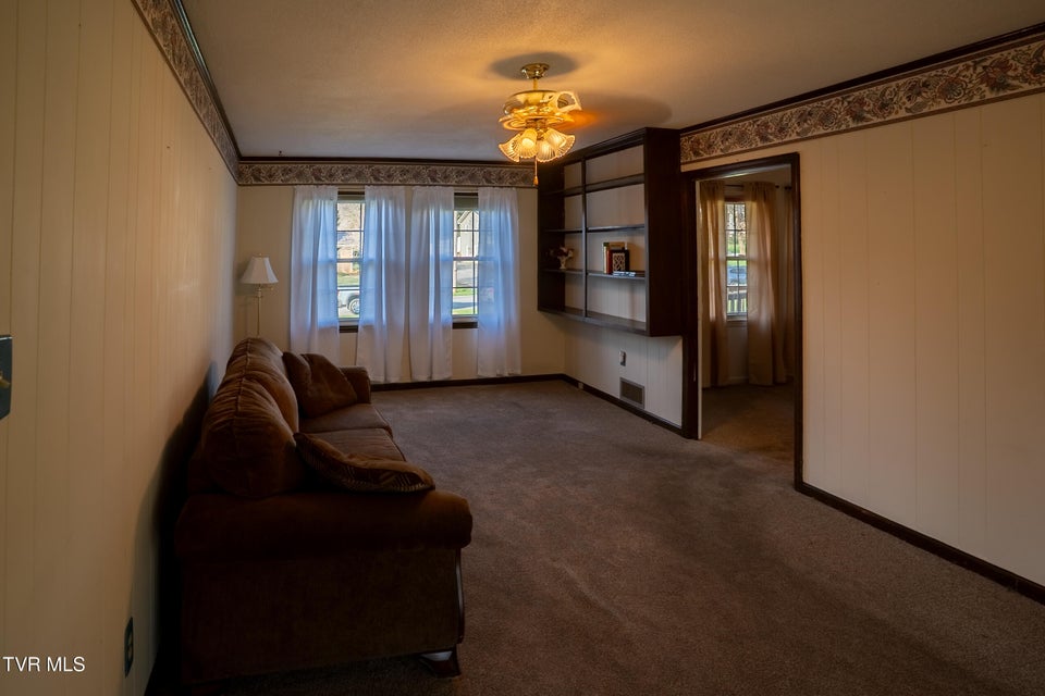 Photo #6: 111 Fairlawn Drive