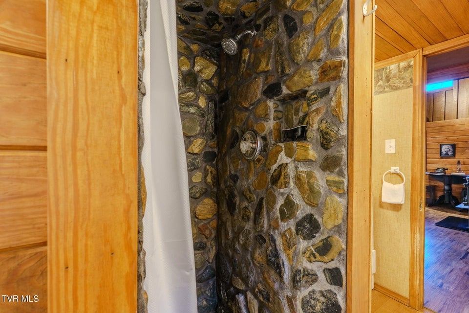 Photo #14: 1878 Little Cove Road