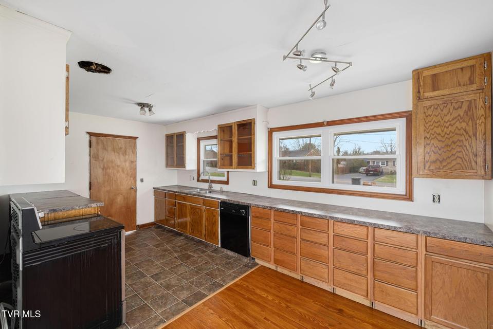 Photo #6: 4321 Ridgemont Drive