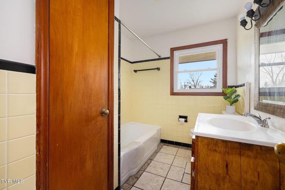 Photo #12: 4321 Ridgemont Drive