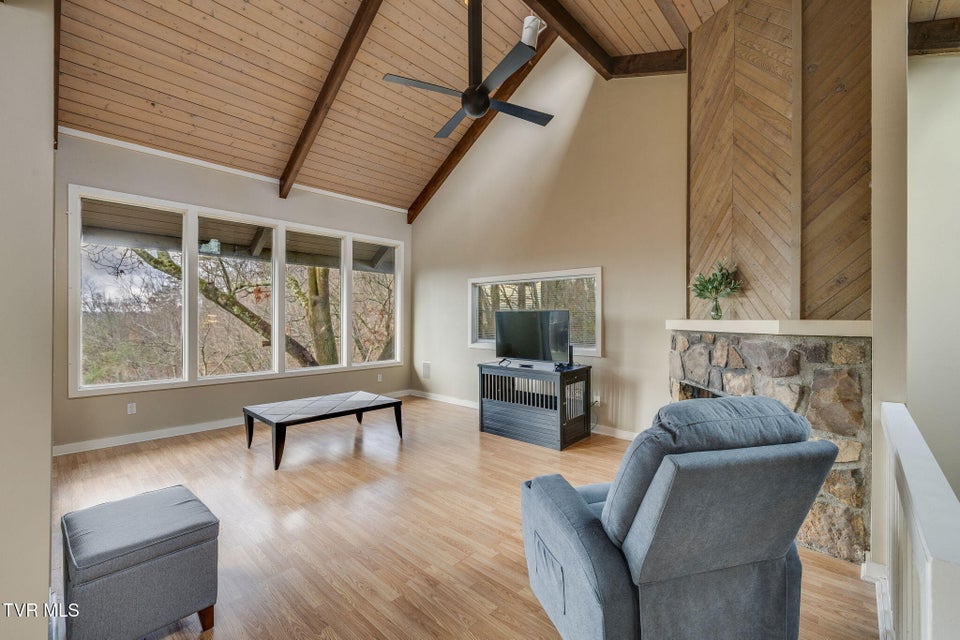 Photo #7: 111 Tree Top Lane