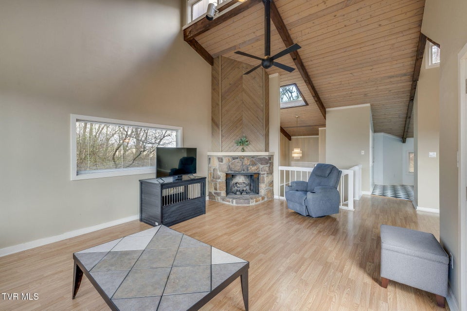 Photo #8: 111 Tree Top Lane