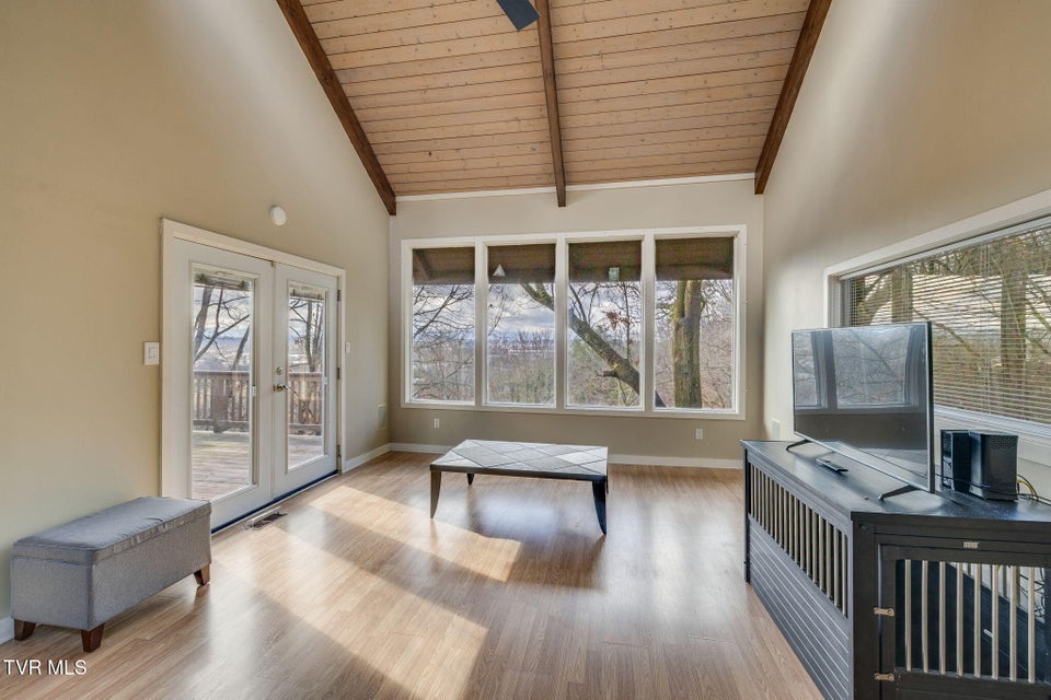 Photo #10: 111 Tree Top Lane