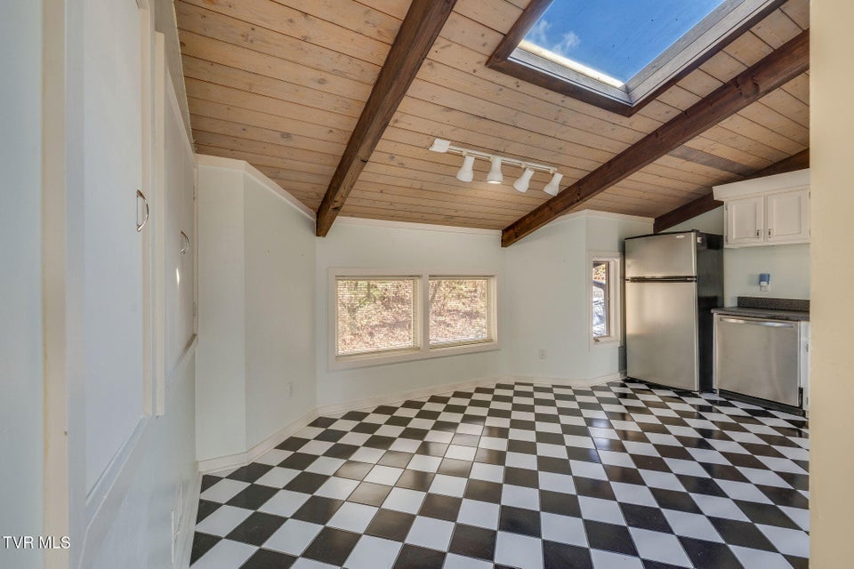 Photo #18: 111 Tree Top Lane