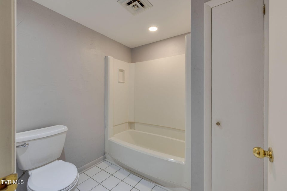 Photo #31: 111 Tree Top Lane