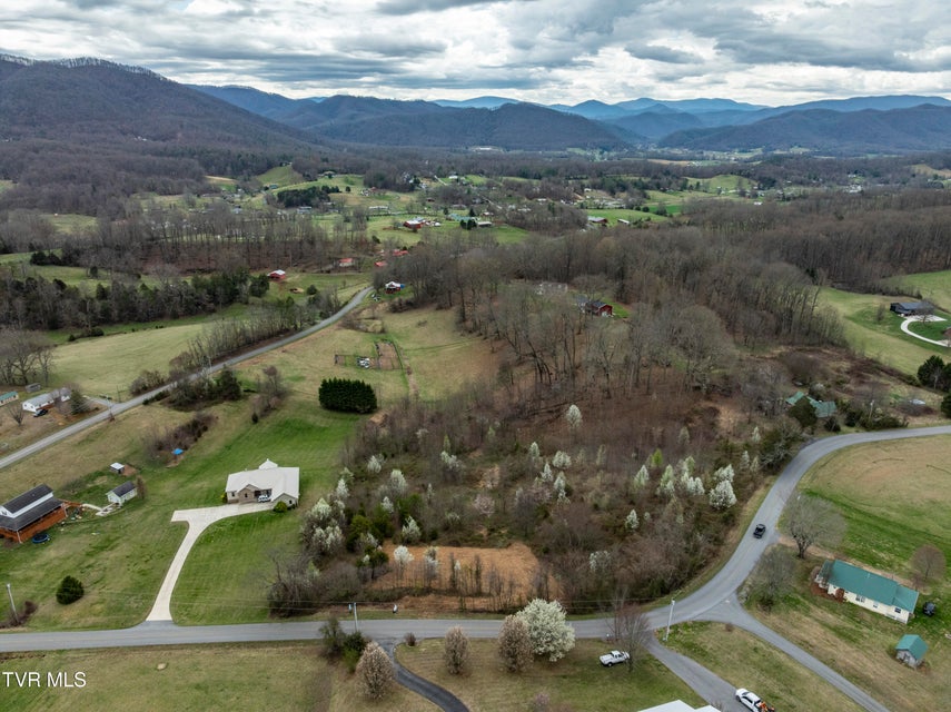 Photo #13: Tbd Ralph Hoss Road