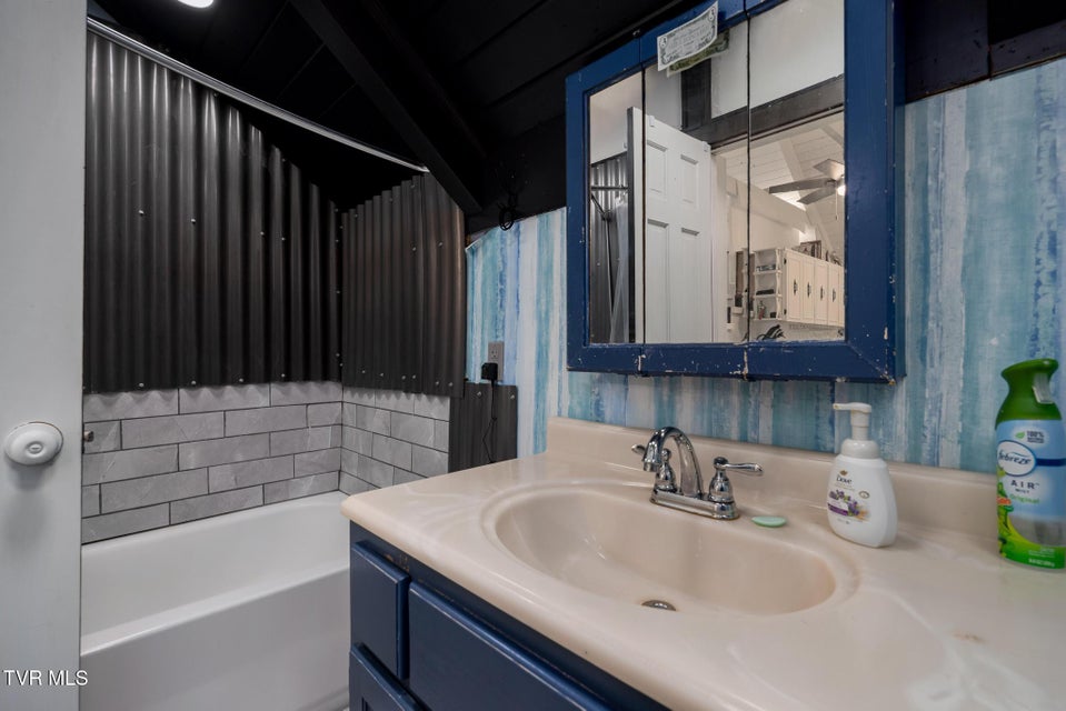 Photo #17: 101 Taylortown Road