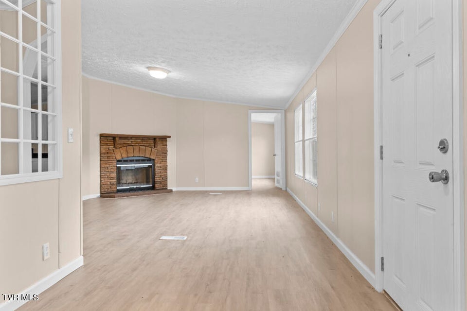 Photo #3: 835 Mountain View Road