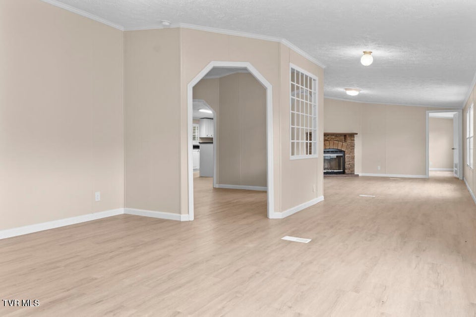 Photo #4: 835 Mountain View Road