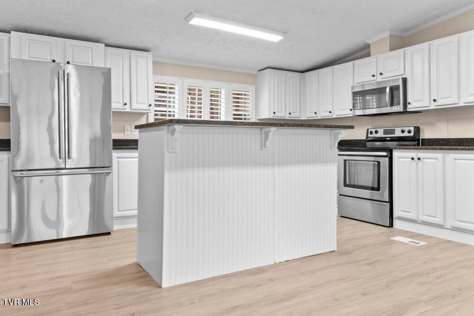 Photo #8: 835 Mountain View Road