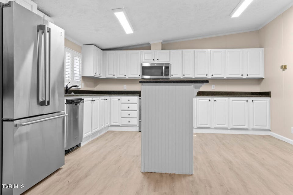 Photo #9: 835 Mountain View Road