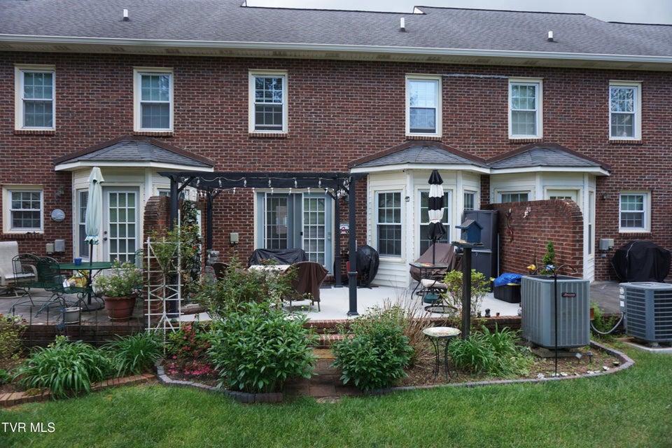 Photo #51: 425 Andover Court