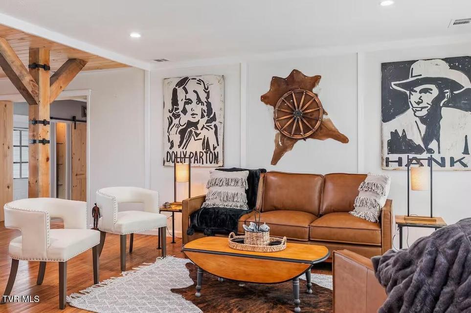 Photo #3: 508 Woodhaven Drive