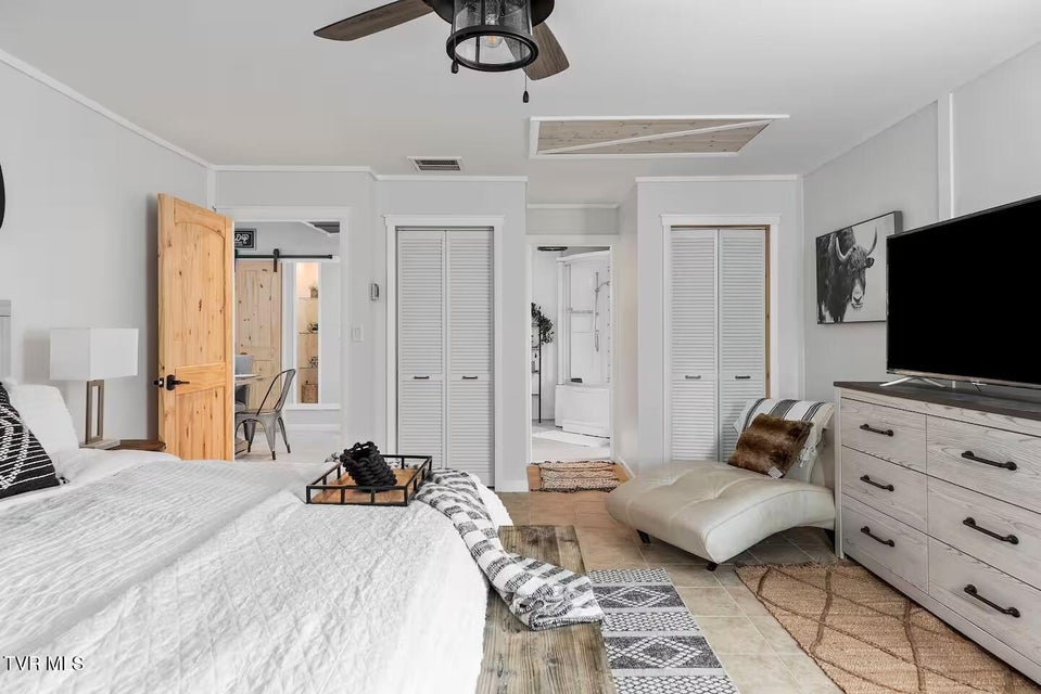 Photo #20: 508 Woodhaven Drive