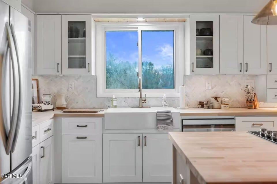 Photo #10: 508 Woodhaven Drive