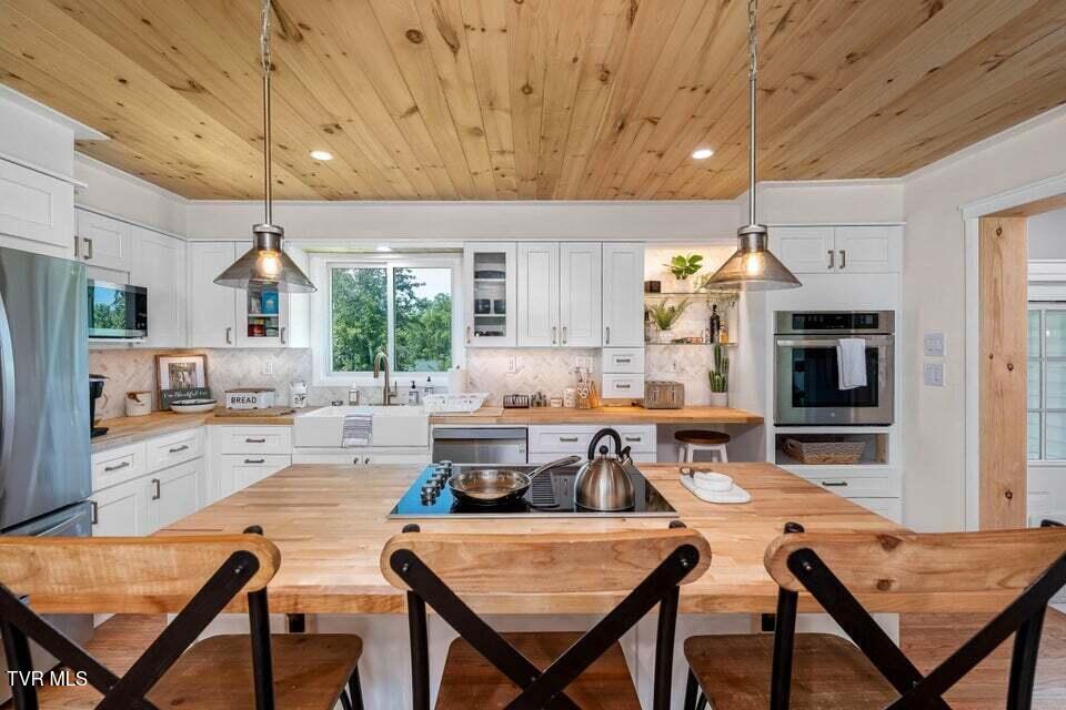 Photo #11: 508 Woodhaven Drive