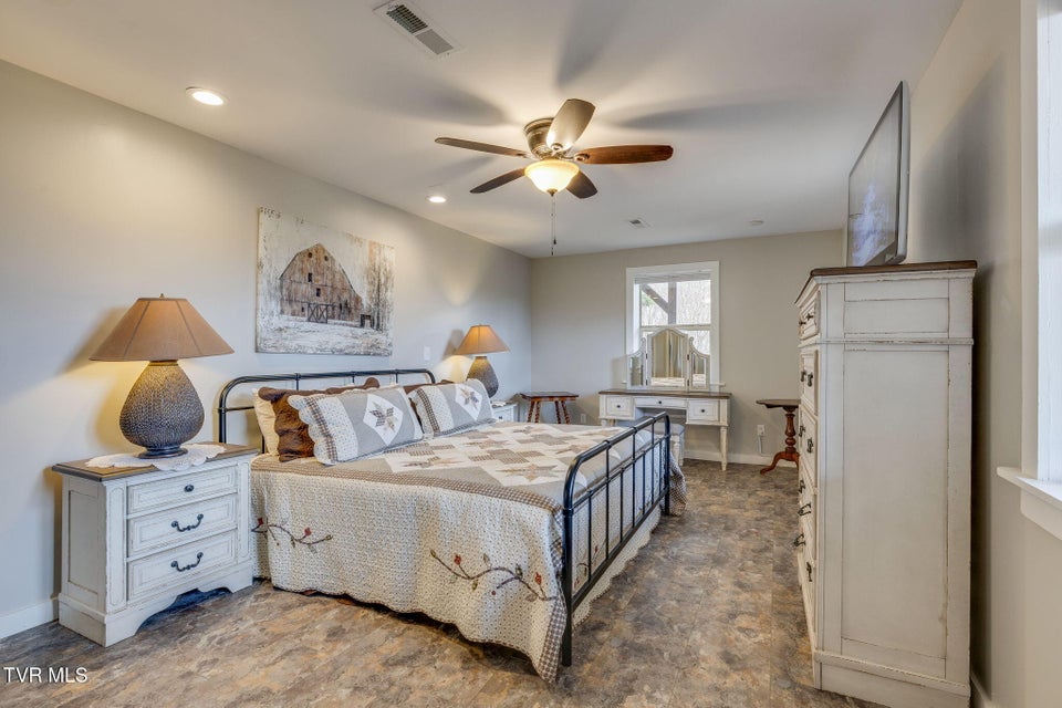 Photo #38: 107 Deer Run Drive