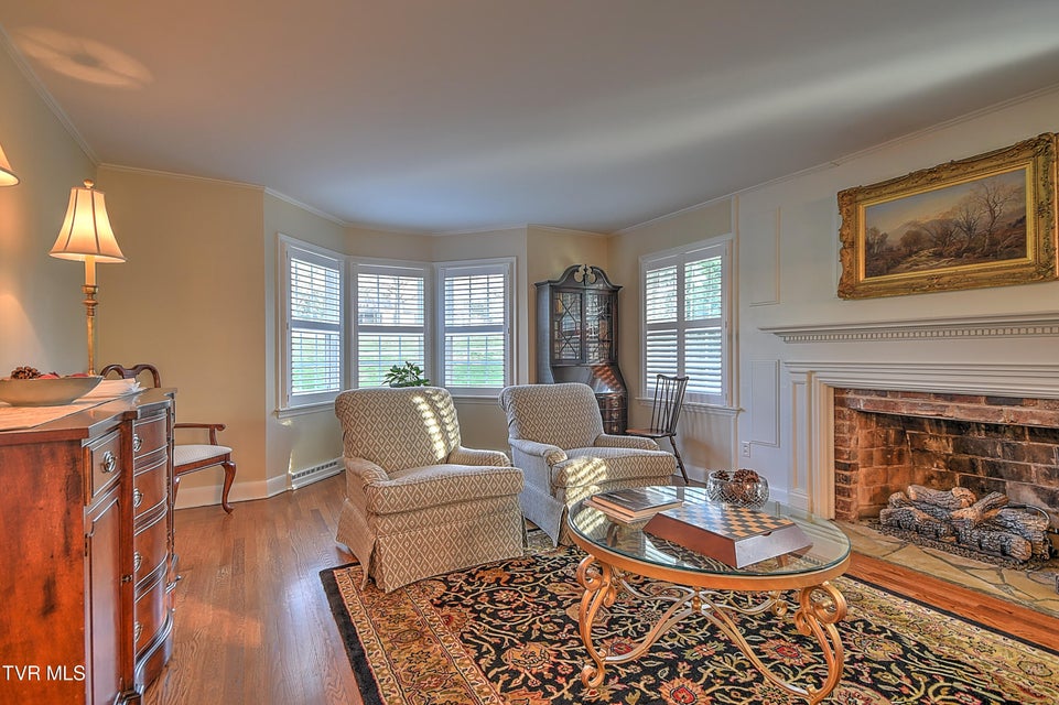 Photo #6: 2041 Edgemont Avenue