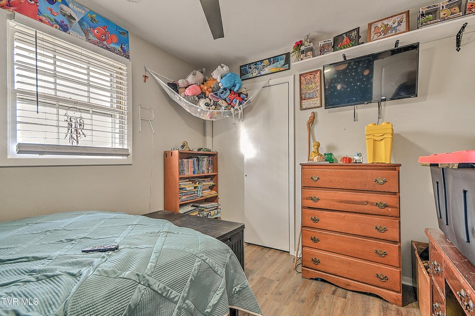 Photo #30: 4006 Englewood Boulevard