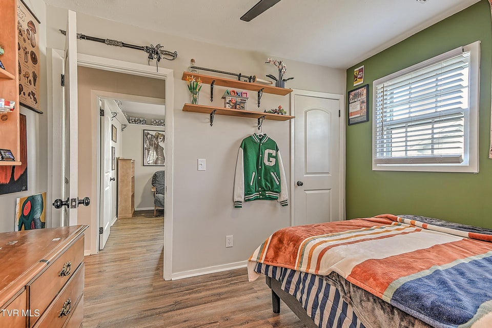 Photo #33: 4006 Englewood Boulevard