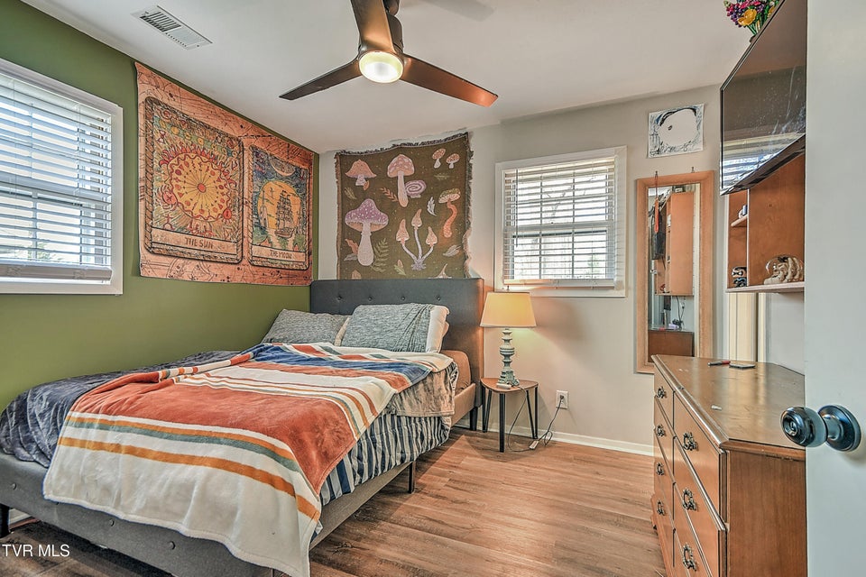 Photo #35: 4006 Englewood Boulevard