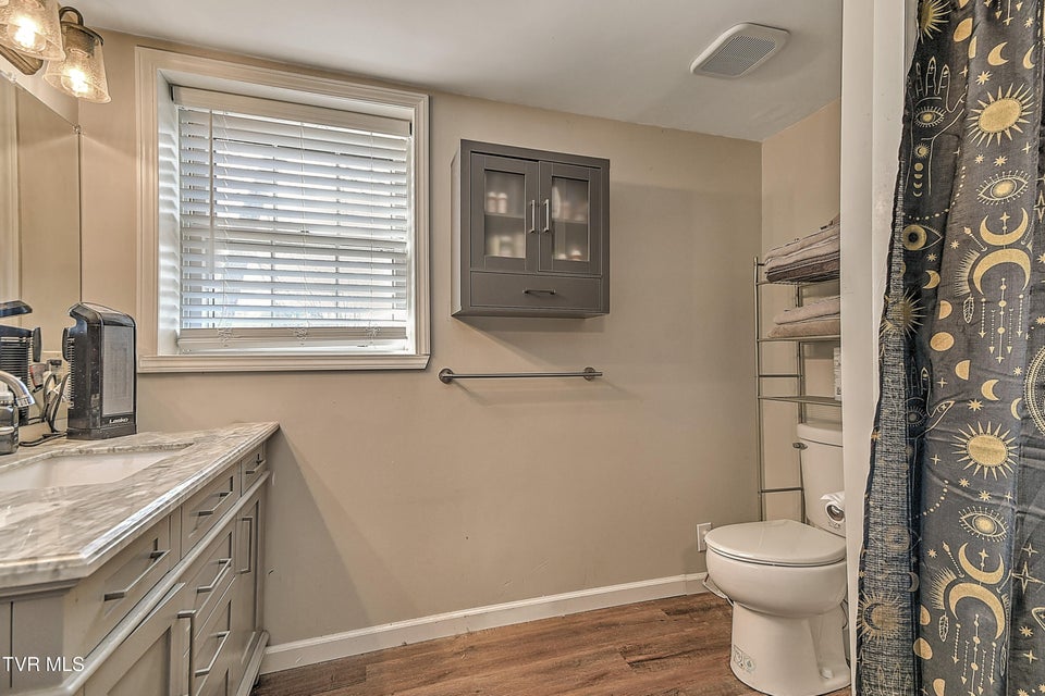 Photo #37: 4006 Englewood Boulevard