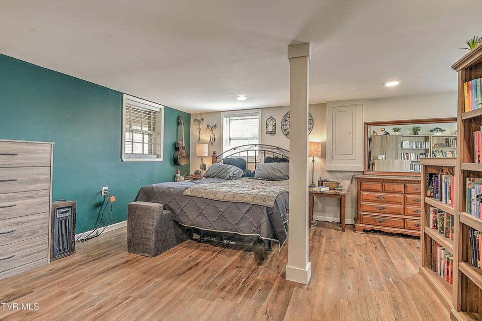 Photo #26: 4006 Englewood Boulevard