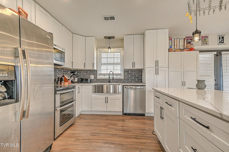 Photo #11: 4006 Englewood Boulevard