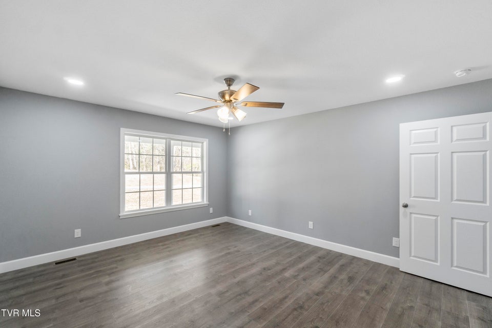 Photo #15: 960 Allens Bridge Road