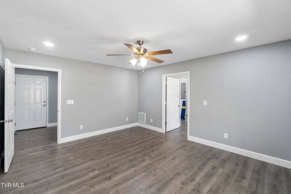 Photo #16: 960 Allens Bridge Road