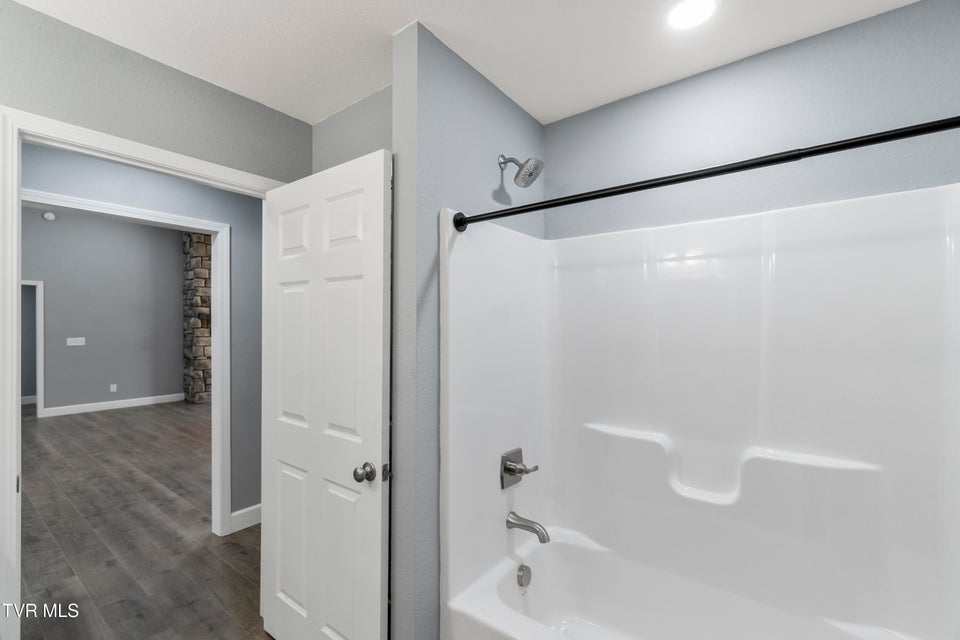 Photo #29: 960 Allens Bridge Road