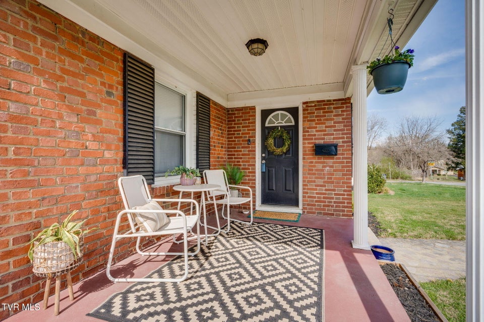 Photo #4: 910 Birch Street