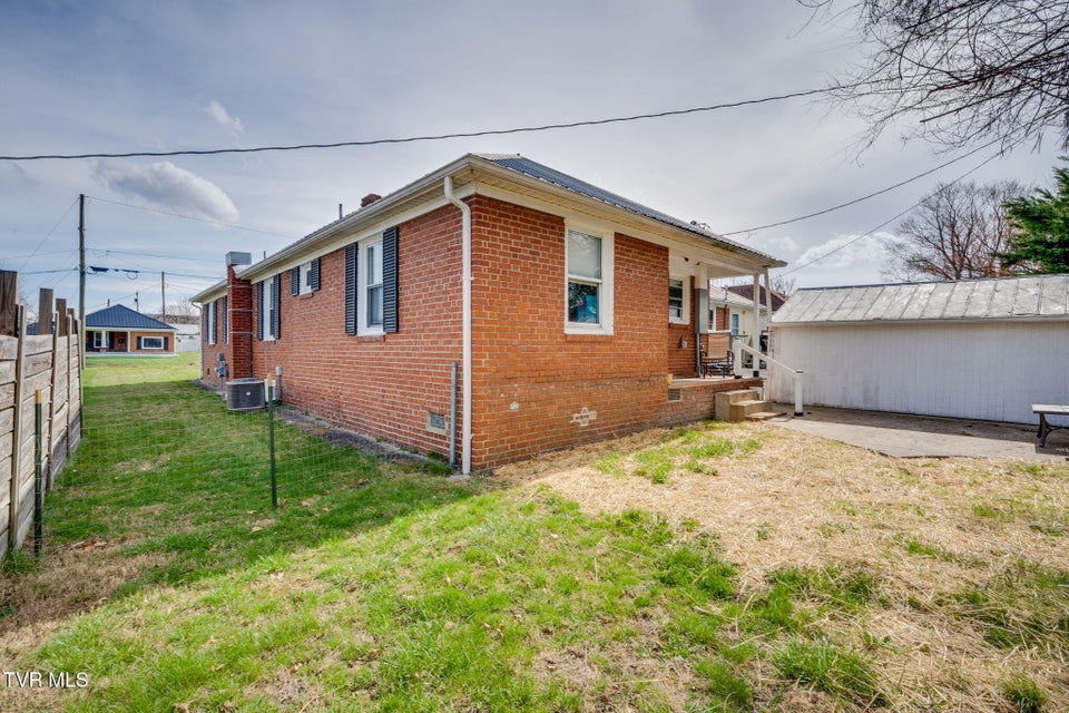 Photo #6: 910 Birch Street