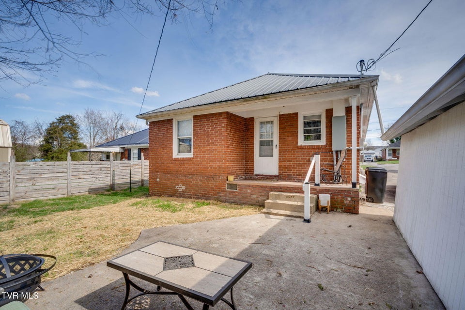 Photo #8: 910 Birch Street