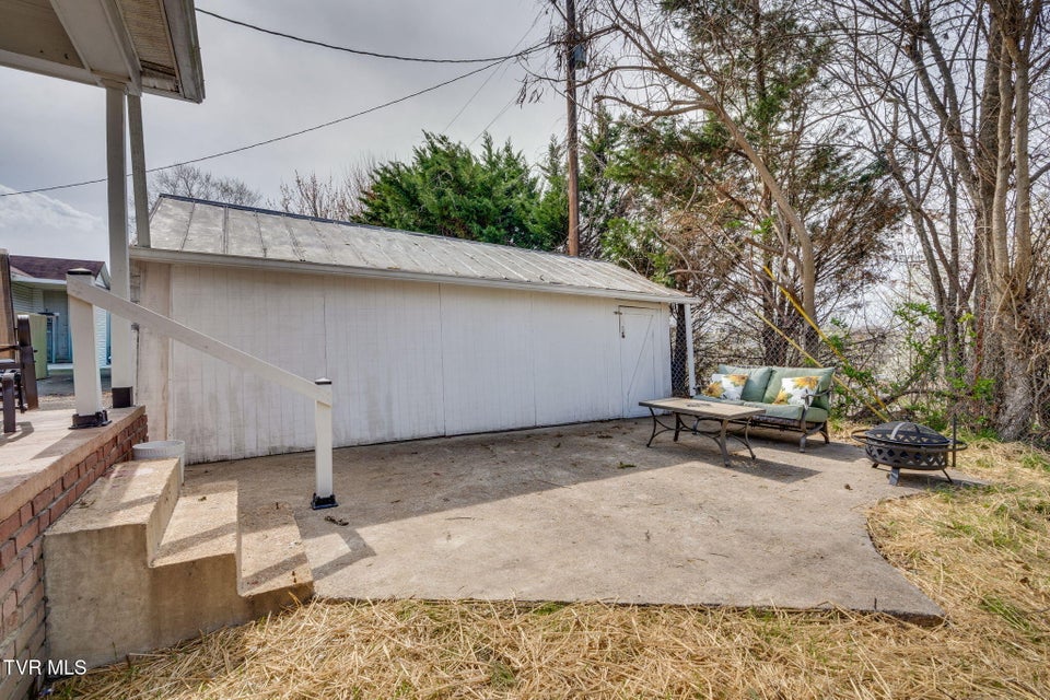 Photo #9: 910 Birch Street