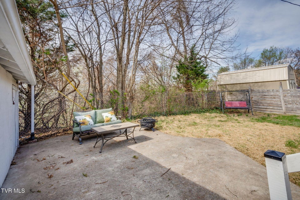 Photo #10: 910 Birch Street