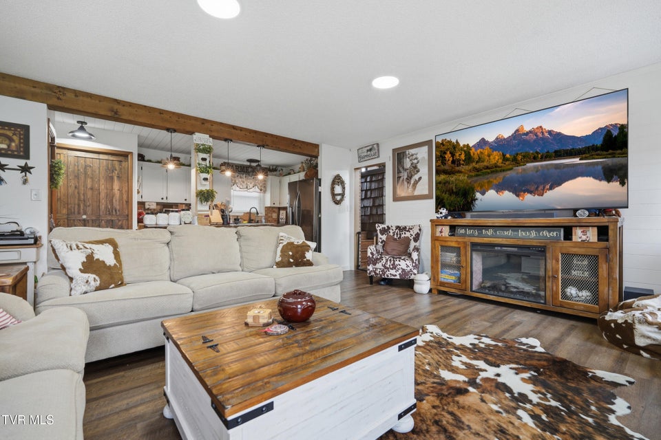 Photo #10: 6320 Booth Court