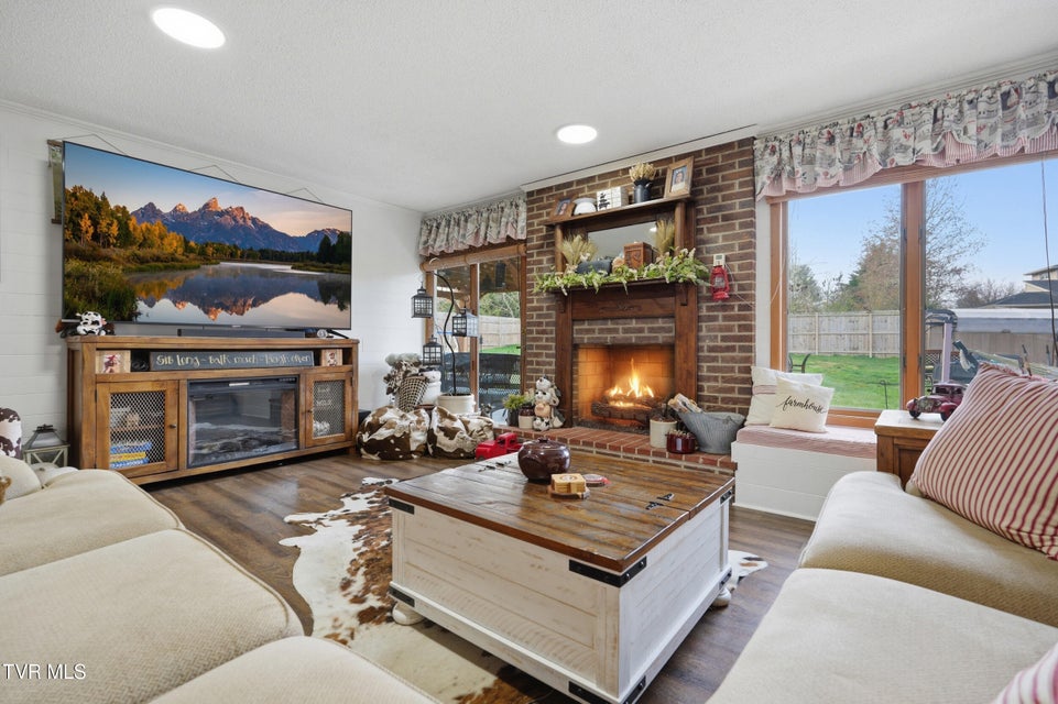 Photo #9: 6320 Booth Court