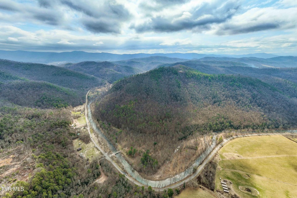 Photo #4: 9613 Roan Creek Road