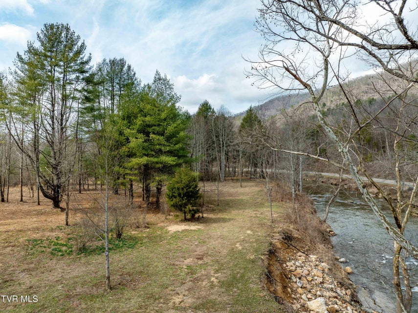 Photo #25: 9613 Roan Creek Road