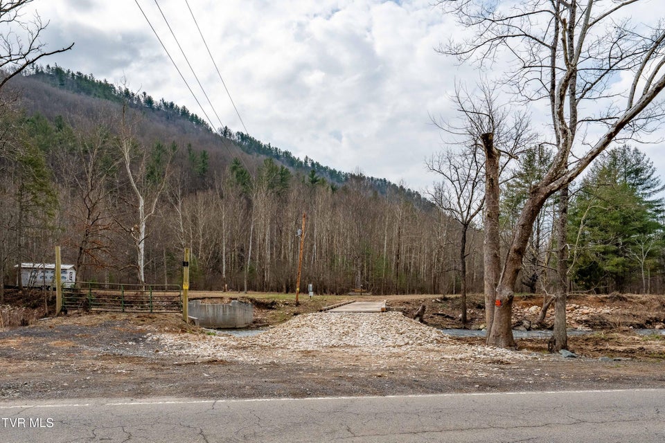 Photo #29: 9613 Roan Creek Road