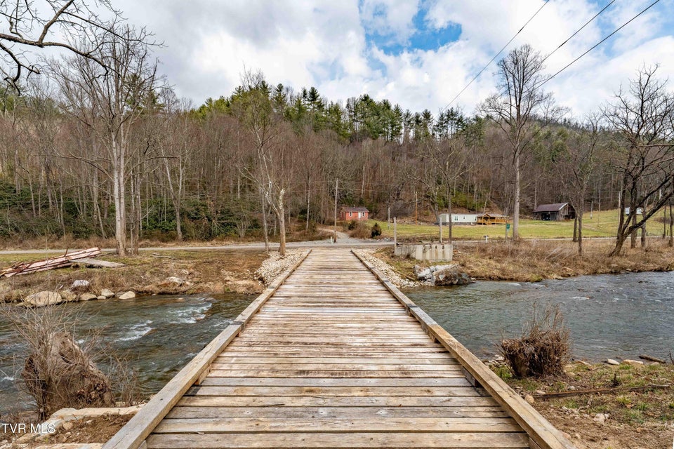 Photo #36: 9613 Roan Creek Road