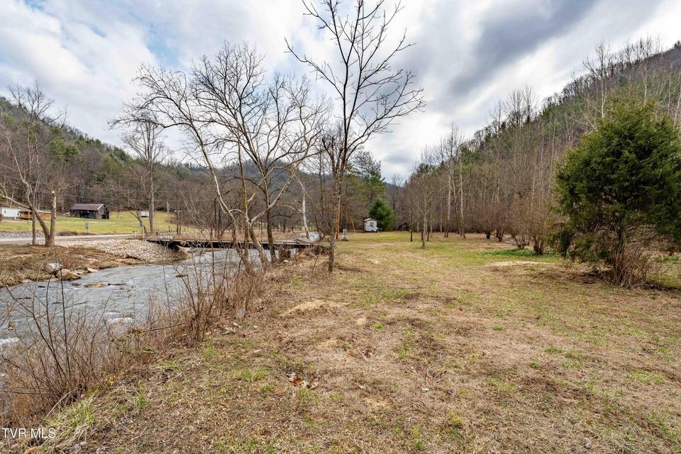 Photo #41: 9613 Roan Creek Road