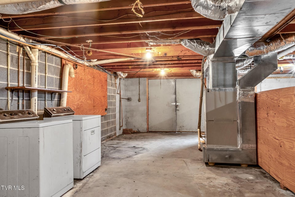 Photo #15: 471 Seneker Lane